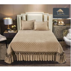Cuvertura pat dublu, 3 piese, Catifea Matlasata cu Broderie Aurie, 250x270cm, Crem, CCV-025