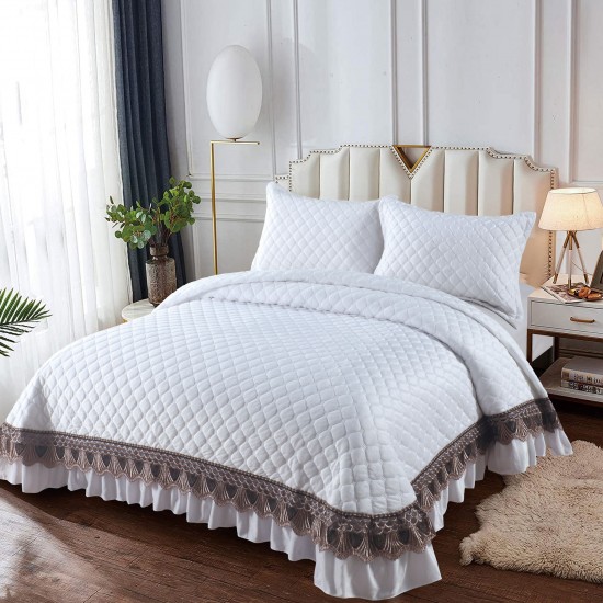 Set Cuvertura de Pat din Catifea cu Broderie Aurie, 235x255cm, Alb, CCB-032 Cuverturi Catifea Lux cu Volane