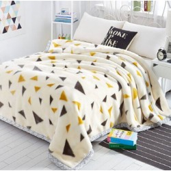 Patura Cocolino dubla si pufoasa perfecta pentru sezonul rece 200 x 230 cm, Crem, romburi, PCM-016