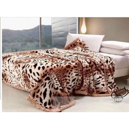 Patura Cocolino dubla si pufoasa perfecta pentru sezonul rece 200 x 230 cm, Maro-Crem, animal print, PCM-040 Paturi Cocolino 3,5 kg cu Model