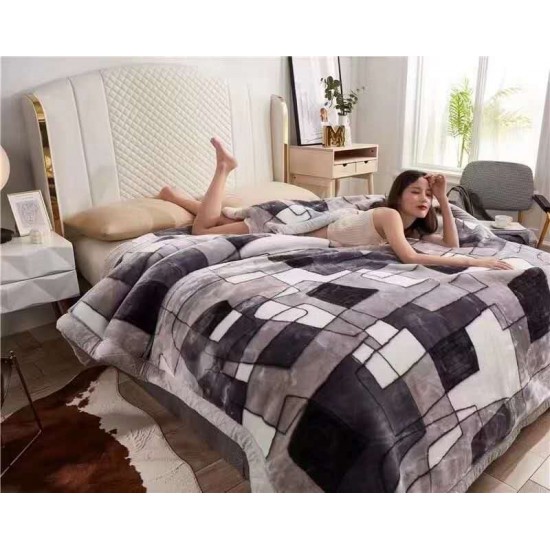 Patura Cocolino dubla si pufoasa perfecta pentru sezonul rece 200 x 230 cm, Gri-Alb, patrate, PCM-044 Paturi Cocolino 3,5 kg cu Model