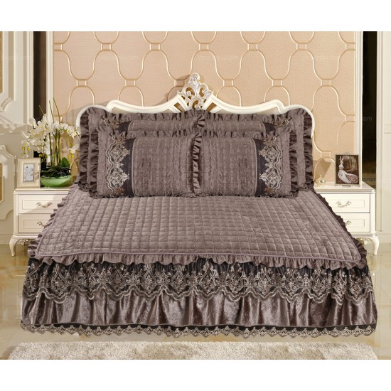 Cuvertură din catifea cu dantelă pentru pat dublu, model elegant și rafinat, Bej, CCB-059 Cuverturi Catifea Lux cu Volane