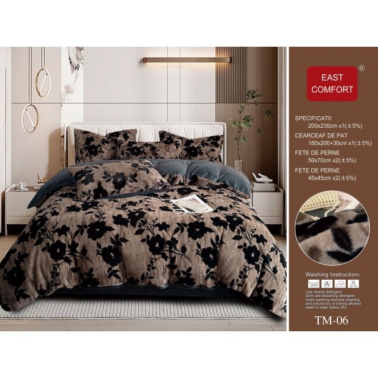 Set Lenjerie Cocolino 6 Piese Pat Dublu Maro cu Blăniță Artificială de Nurcă – Model Flori, LCD-009 Lenjerii Cocolino 6 piese