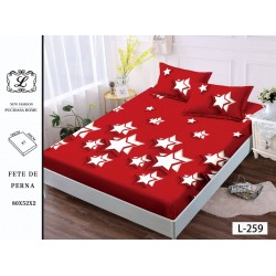 Cearșaf cu Elastic și 2 Fețe de Pernă – Model Stele Albe pe Fundal Roșu, 180x200 cm, OHT-005
