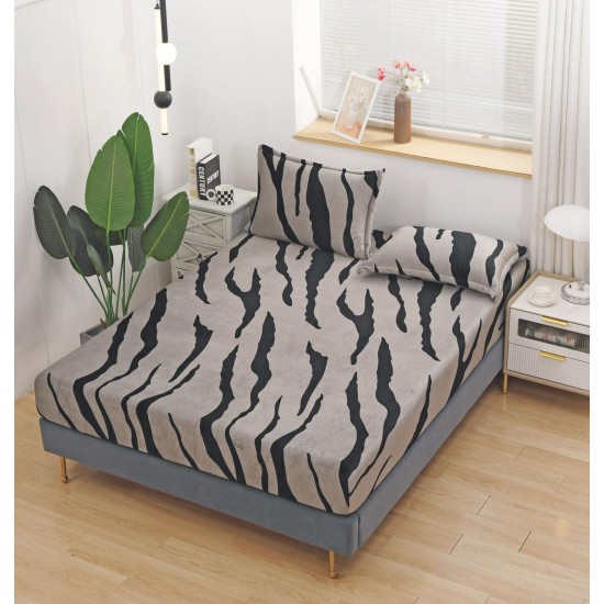 Cearșaf Cocolino cu Elastic 180x200 cm + 2 Fețe de Pernă – Model Gri cu Imprimeu Dungi Negre, HC-025 Huse Cocolino