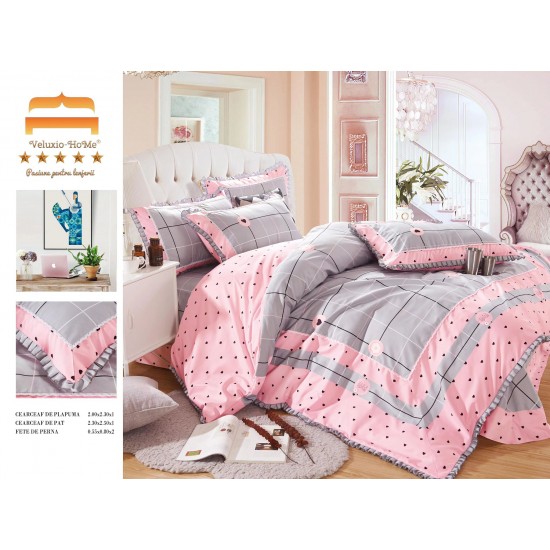 Lenjerie de pat finet 4 piese pat dublu cu volănașe – model elegant cu inimioare și carouri, LVF-014 Lenjerii Finet 4 piese cu Volanase