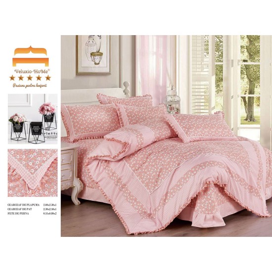Lenjerie de pat finet 4 piese pat dublu cu volănașe – model roz cu floricele albe, LVF-011 Lenjerii Finet 4 piese cu Volanase