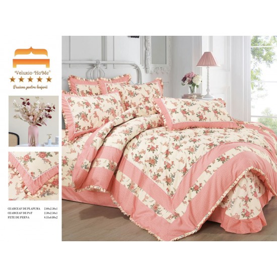 Lenjerie de pat finet 4 piese pat dublu cu volănașe – model floral roz crem, elegantă și rafinată, LVF-036 Lenjerii Finet 4 piese cu Volanase