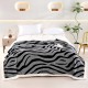 Pătură cu blăniță model zebra gri deschis 200x230 cm Moale și Călduroasă, PBC-062 Paturi cu Blanita