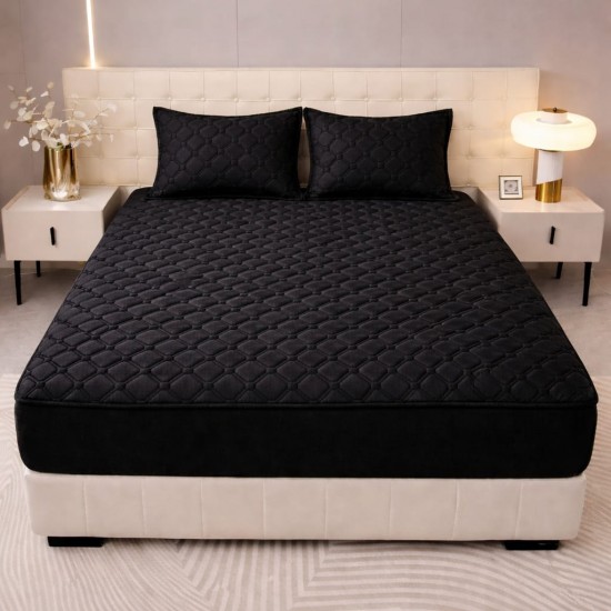 Husă / Topper Saltea 160x200 cm cu Elastic + 2 Fețe de Pernă – Model Matlasat Elegant, Negru, HTC-055 Husa/Topper cu ELASTIC 160-200 cm