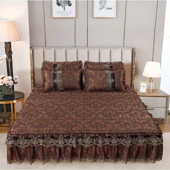 Cuvertură Pat Dublu din Catifea cu Dantelă 3 Piese – 230x250 cm + 2 Fețe de Pernă, Model Maro, CCB-002 Cuverturi Catifea cu Volane si Dantela