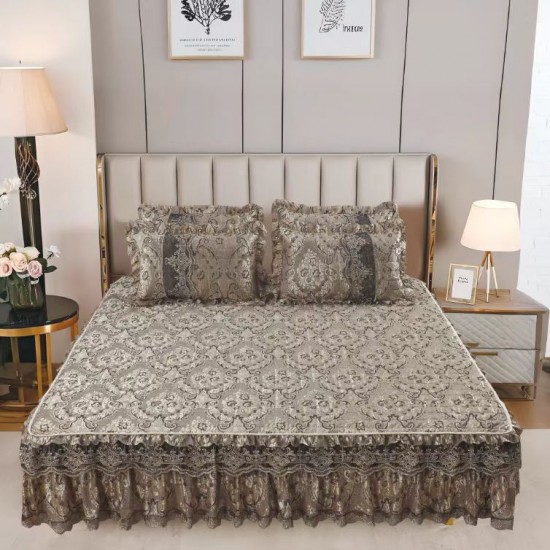 Cuvertură Pat Dublu din Catifea cu Dantelă 3 Piese – 230x250 cm + 2 Fețe de Pernă, Model Bej, CCB-006 Cuverturi Catifea cu Volane si Dantela