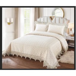 Cuvertură Pat Dublu din Catifea cu Dantelă 3 Piese – 230x250 cm + 2 Fețe de Pernă, Model Crem, CCB-007