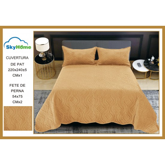 Cuvertură Pat Dublu 3 Piese din Catifea Matlasată – 220x240 cm + 2 Fețe de Pernă 54x75 cm, Model Bej Auriu, CCV-057 Cuverturi Catifea 3 piese