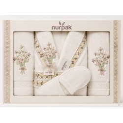 Set Cadou Baie 7 Piese – Halat de Baie și Prosoape din Bumbac 100% Crem cu Broderie Florală Elegantă, HBC-025