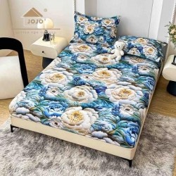 Set Husă de Pat cu Elastic 160x200 cm + 2 Fețe de Pernă 50x70 cm din Bumbac Finet – Flori Albastre și Albe 3D, HDF-061