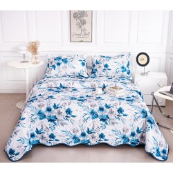 Cuvertură Pat Dublu din Bumbac Satinat Albă cu Flori Albastre și 2 Fețe de Pernă – Model Floral Elegant, CBS-020