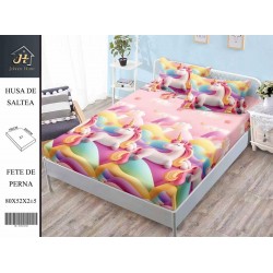 Husă Pat cu Elastic din Finet 180x200 cm + 2 Fețe de Pernă – Model Unicorn Curcubeu Roz, HDF-120