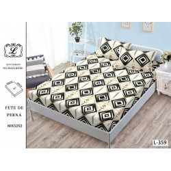 Cearșaf cu Elastic Bumbac Satinat 180x200 cm + 2 Fețe de Pernă – Model Geometric Alb, Negru și Auriu, OHT-095