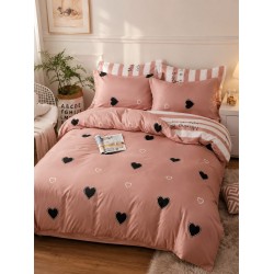 Lenjerie de Pat Dublu 4 Piese Bumbac Satinat Superior – Model Inimioare Maro și Negru, LDBS-306