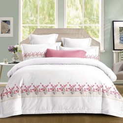 Lenjerie de Pat Dublu 4 Piese Bumbac Finet cu Cearșaf cu Elastic – Model Floral Roz, LFB-229