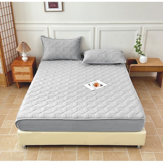 Husă / Topper Saltea 180x200 cm cu Elastic + 2 Fețe de Pernă – Gri Deschis, HTC-009 Husa/Topper cu ELASTIC 180-200 cm