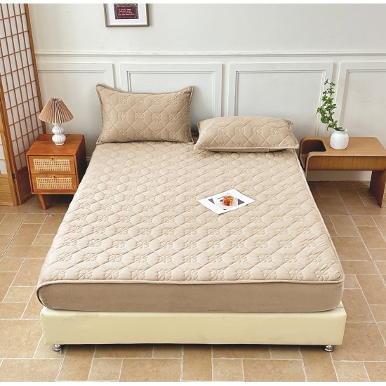 Husă / Topper Saltea 180x200 cm cu Elastic + 2 Fețe de Pernă – Bej Deschis, HTC-052 Husa/Topper cu ELASTIC 180-200 cm