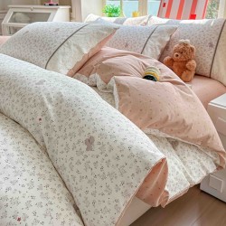 Lenjerie de Pat Premium 4 Piese, Bumbac 100%, cu Volănașe din Dantelă,Cearceaf Elastic– Crem - Roz, LBB-004