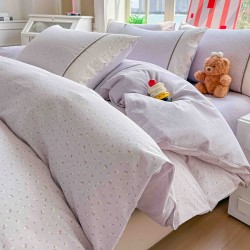 Lenjerie de Pat Premium 4 Piese, Bumbac 100%, cu Volănașe din Dantelă,Cearceaf Elastic– Lila, LBB-005
