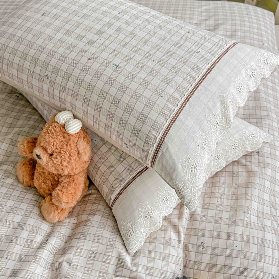 Lenjerie de Pat Premium 4 Piese, Bumbac 100%, cu Volănașe din Dantelă,Cearceaf Roz - Salvie, LBB-007 Lenjerii 100% Bumbac