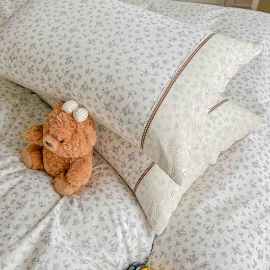 Lenjerie de Pat Premium 4 Piese, Bumbac 100%, cu Volănașe din Dantelă,Cearceaf Crem - Gri, LBB-009 Lenjerii 100% Bumbac
