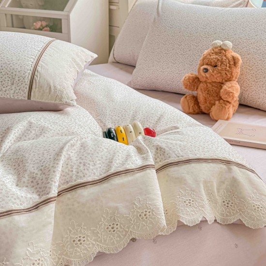 Lenjerie de Pat Premium 4 Piese, Bumbac 100%, cu Volănașe din Dantelă,Cearceaf Crem - Roz, LBB-010 Lenjerii 100% Bumbac