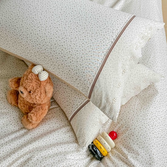Lenjerie de Pat Premium 4 Piese, Bumbac 100%, cu Volănașe din Dantelă,Cearceaf Crem - Bej, LBB-011 Lenjerii 100% Bumbac
