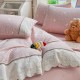 Lenjerie de Pat Premium 4 Piese, Bumbac 100%, cu Volănașe din Dantelă,Cearceaf Roz - Alb, LBB-012 Lenjerii 100% Bumbac