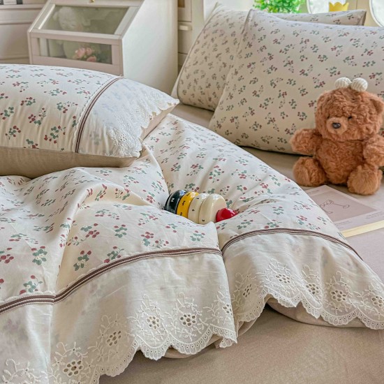 Lenjerie de Pat Premium 4 Piese, Bumbac 100%, cu Volănașe din Dantelă,Cearceaf Crem - Bej, LBB-013 Lenjerii 100% Bumbac