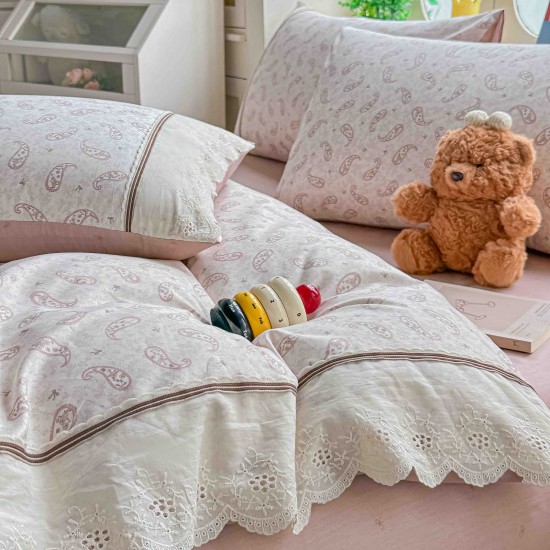 Lenjerie de Pat Premium 4 Piese, Bumbac 100%, cu Volănașe din Dantelă,Cearceaf Roz - Crem, LBB-019 Lenjerii 100% Bumbac