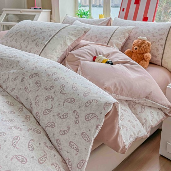Lenjerie de Pat Premium 4 Piese, Bumbac 100%, cu Volănașe din Dantelă,Cearceaf Roz - Crem, LBB-019 Lenjerii 100% Bumbac