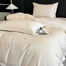Lenjerie de Pat Premium Satin Deluxe cu Broderie Elegantă, Bumbac 100%, 4 Piese – Crem, LBB-024