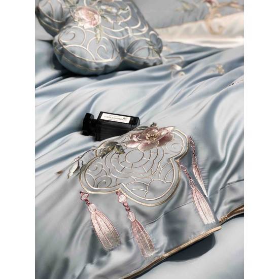 Lenjerie de Pat Premium Satin Deluxe cu Broderie Elegantă, Bumbac 100%, 4 Piese, Bleu Floral Baroc, LBB-027 Lenjerii 100% Bumbac