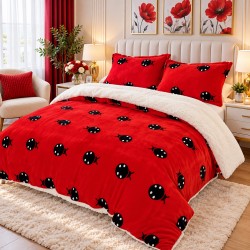 Pilotă Cocolino cu Blăniță 200×230 cm + 2 Fețe de Pernă 50×70 cm – Model Buburuze Roșu, PDC-086
