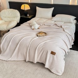 Pătură Jojo Home din Cașmir Artificial 200x230 cm – Moale, Pufoasă și Călduroasă, Crem-Bej, PJC-012