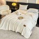 Pătură Jojo Home din Cașmir Artificial 200x230 cm – Moale, Pufoasă și Călduroasă, Crem, PJC-019 Paturi cu Margine