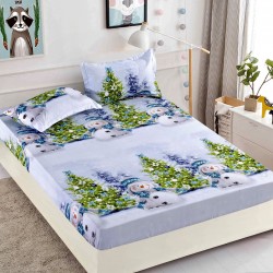 Set Cearșaf cu Elastic din Bumbac Finet 180x200 cm + 2 Fețe de Pernă – Crăciun cu Oameni de Zăpadă și Brazi, LTC-055