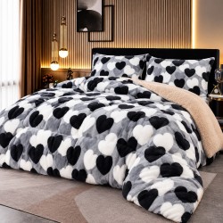 Pilotă Cocolino cu Blană 200x230 cm + 2 Fețe de Pernă – Model Inimi Alb-Negru pe Fundal Gri, PDC-048