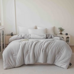 Pilotă Pufoasă din Microfibră 150x200 cm – Gri Deschis, pentru Pat de o Persoană, Model Norișori, PPL-065