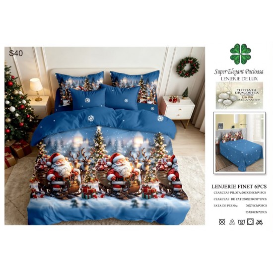 Set Lenjerie Pat Dublu 6 Piese Bumbac Finet – Model Crăciun cu Moș Crăciun, Reni și Brazi Împodobiți, Albastru, LTC-076 Lenjerii tematica Craciun
