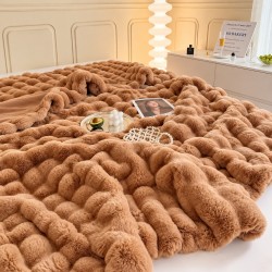 Patura CoCoLiNo Pufoasa din Blanita artificiala de iepure, 200x230 cm, Maro, PCI-014