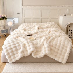 Patura CoCoLiNo Pufoasa din Blanita artificiala de iepure, 200x230 cm, Alb, PCI-012