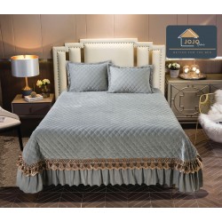 Cuvertura pat dublu, 3 piese, Catifea Matlasata cu Broderie Aurie, 250x270cm, Gri deschis, CCB-019