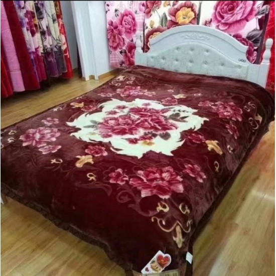 Patura Cocolino dubla si pufoasa perfecta pentru sezonul rece 200 x 230 cm, Maro, flori, PCM-007 Paturi Cocolino 3,5 kg cu Model